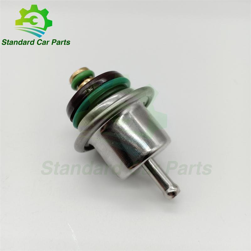 0280160592 Fuel Pressure Regulator For Ford Falcon Holden Berlina VT Crewman GM  Omega