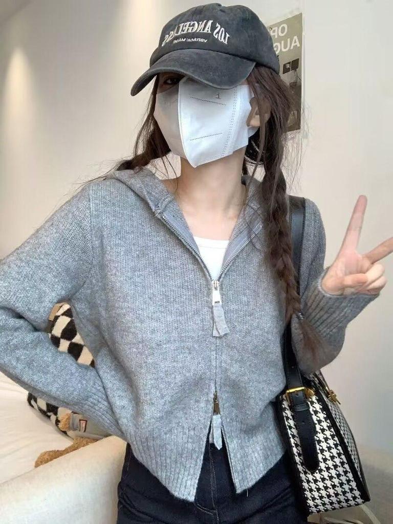 Women's Lazy Gray Hooded Knitted Cardigan - Zip-Up Long Sleeve Sweater for Early Spring