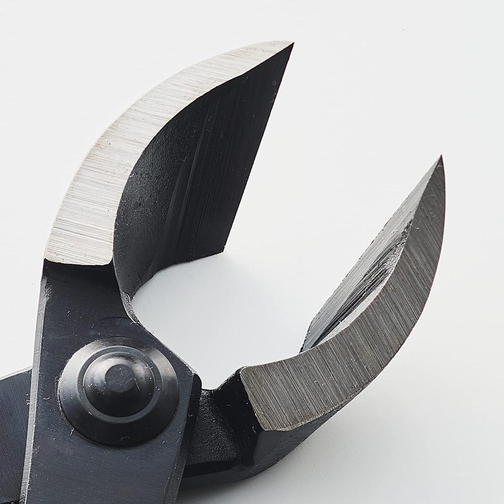 Yoshitoshi Grapevine Pruning Shears Made in For pruning tendrils and Features a also suitable for bonsai branch 205mm, Japan. vines. cutting-edge