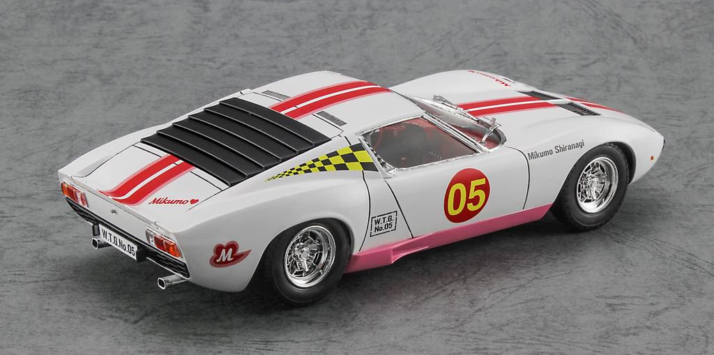 Plastikový model Hasegawa Wild Egg Girls Lamborghini Miura P400 SV Shiranagi Mikumo SP544 č. 05 s figurkou v měřítku 1:24.