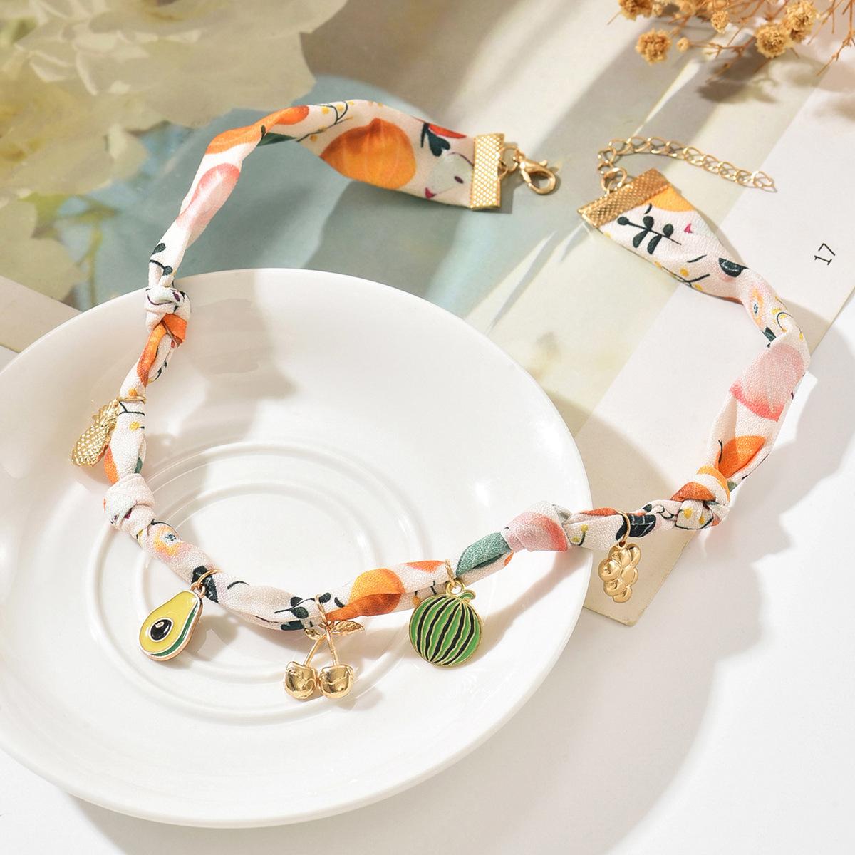 

Hot Selling Flower Pendant Necklace Female Bohemian Holiday Style Conch Silk Scarf Fabric Collarbone Chain
