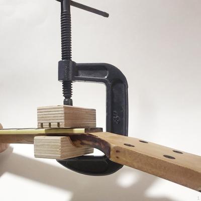 Gitarrenbrückenklemme Reparaturwerkzeug Professionell U-Form Verschleißfest Multifunktional Robust für