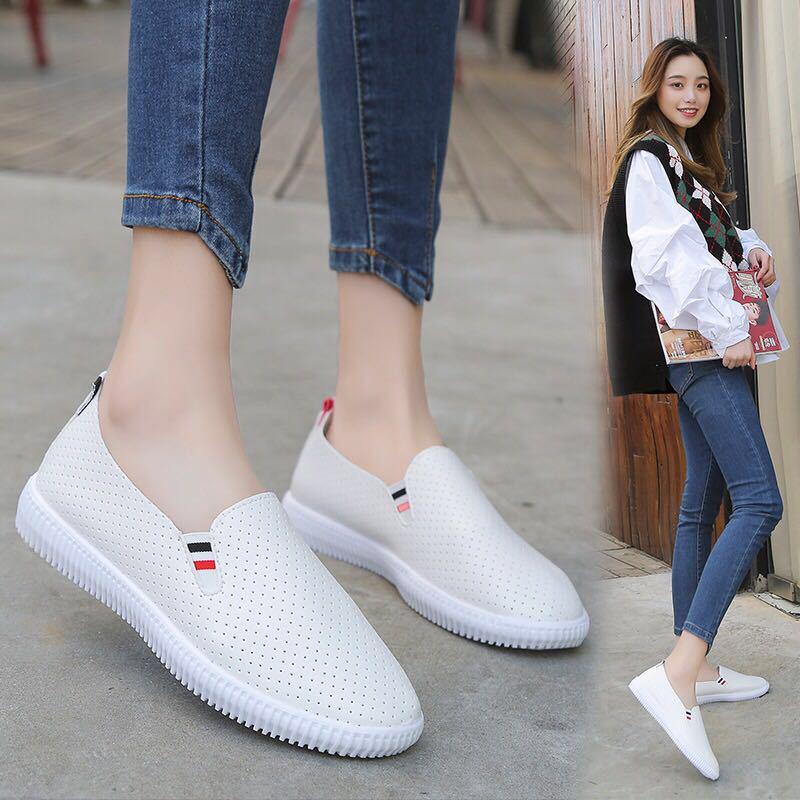Scarpe bianche classiche all-match Scarpe da donna traspiranti cave traspiranti antiscivolo morbide leggere traspiranti in un solo passaggio Scarpe in pelle da donna