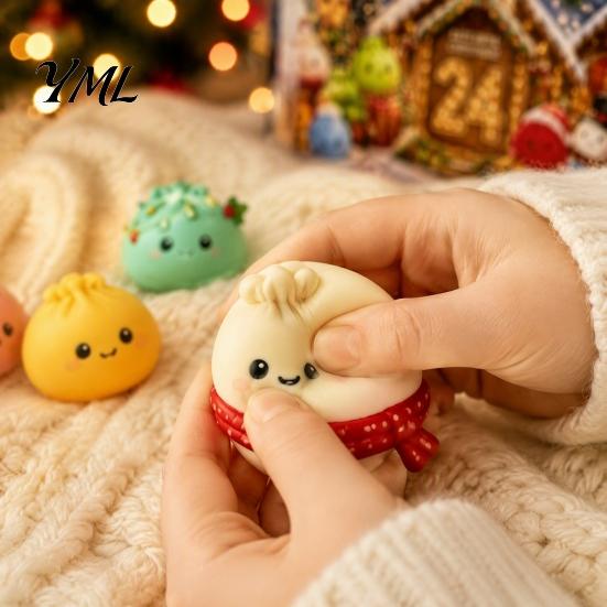 Feiertags-Schreibtischdekorationen 2026 Weihnachten Quetschspielzeug Adventskalender, 24-Tage Teigtaschen-Fidget Countdown-Kalenderbox, Weiches TPR Stressabbau Sensorisch