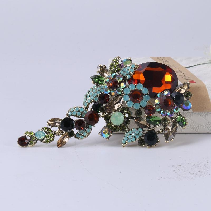 European And American Fashion Retro Large Crystal Brooch High -End Atmosphere Collar Pin Clothing Accessories
