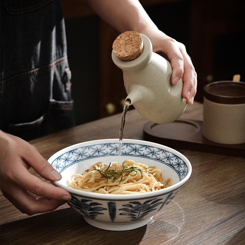 creative ceramic soy sauce pot small oil  seasoning bottle simple vinegar  Japanese retro seasoning bottle set