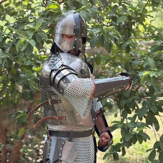 Dark Steel Knight Full Body Armor  Dreki Warrior Cosplay Set Medieval LARP Suit with Helmet, Cuirass  Greaves