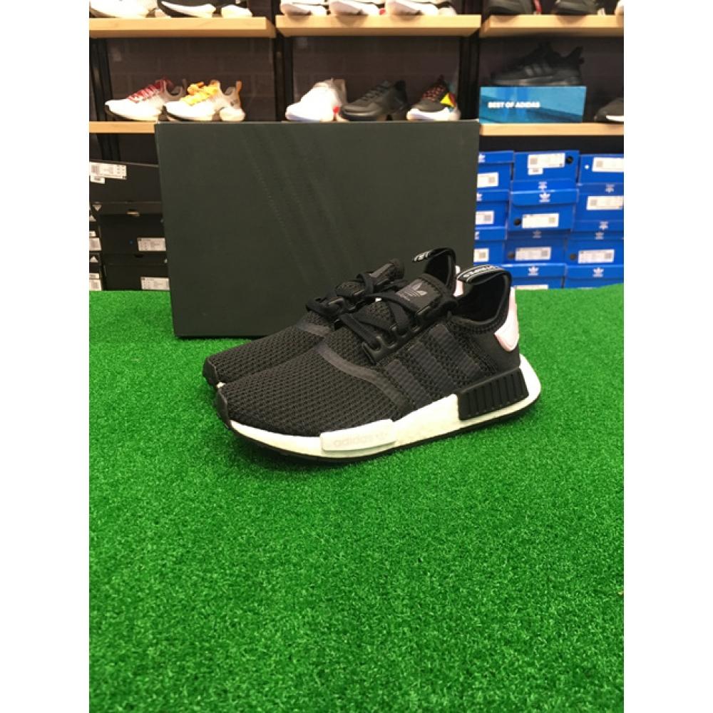 

Adidas 2 цвета adidas B37649 NMD R1 W
