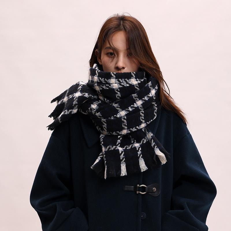 

Ретро клетчатый шарф для девочек зимний универсальный утолщенный теплый длинный платок двойного назначения универсальный студенческий шарф чёрный