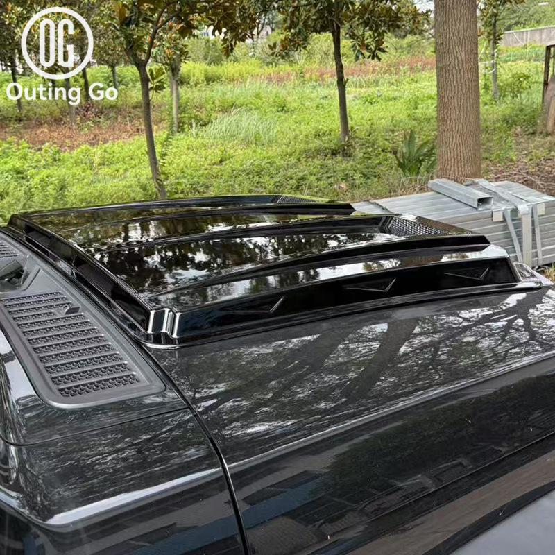 Motorhauben-Schutz für Tank 300: Dekorative Aufkleber und Steinschlagschutz