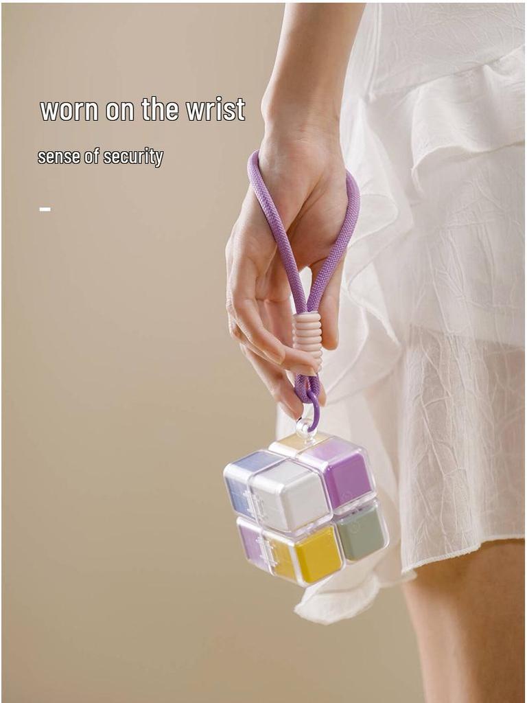 Portable Pill Box Organizer: 7-Day Sealed Dispenser with Large Capacity for On-the-Go Medication