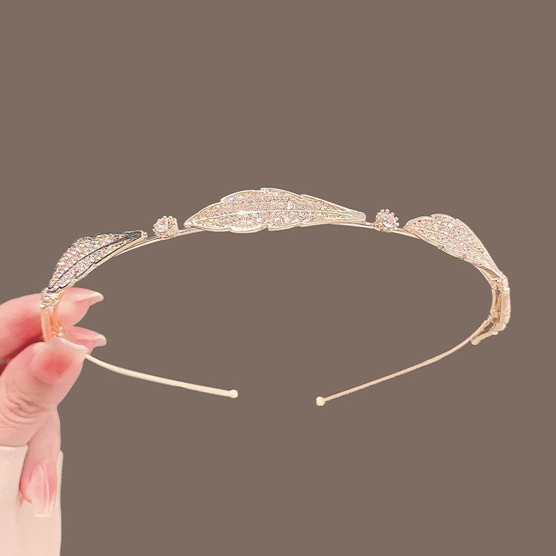 

Женская ретро французская повязка на голову с листьями и стразами