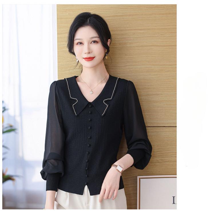 Stylish Loose Fit V-Neck Knit Top for Summer Stitching, Comfortable and Age-Reducing