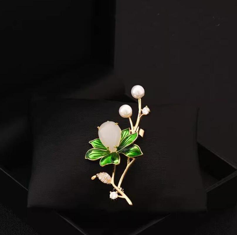 Lotus Flowers Brooches Micro-inlaid Zircon Imitation Pearl Corsage Suit Coat Pin Banquet Accessories