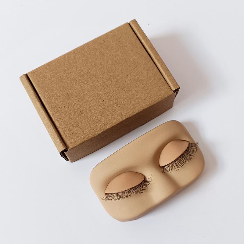 

Mini Lash Flat Model Head Practice Eyelash Extension Training Head With Removable Replacement Eyelids With False Eyelashes світло-коричневого кольору