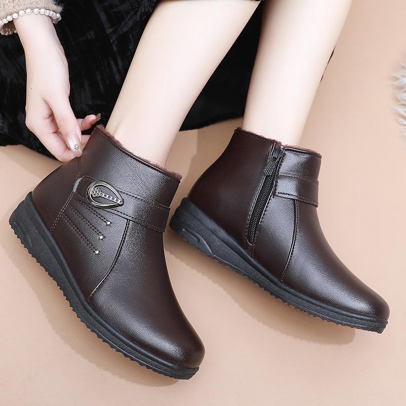 Middle-aged and elderly mother shoes winter soft-soled non-slip cotton boots thickened and velvet short boots women's elderly warm shoes 