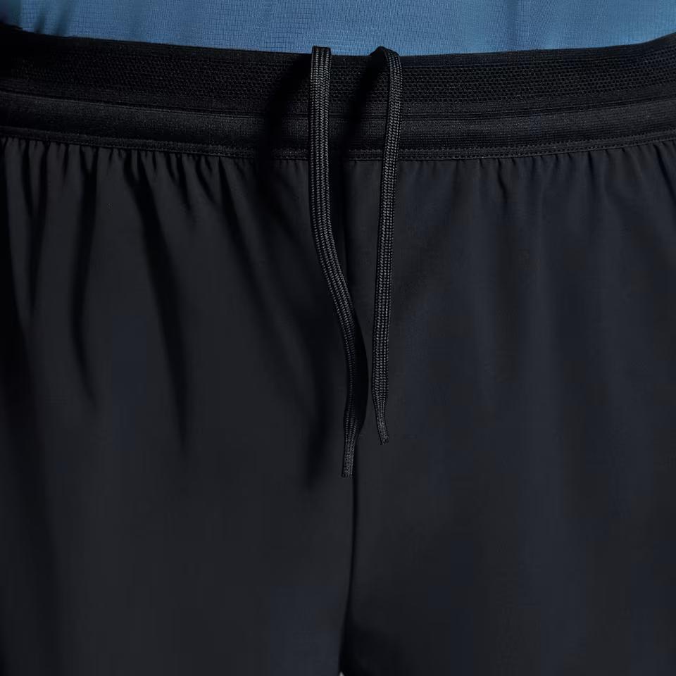 On Performance Logo Fashi Atmungsaktiv Feuchtigkeitsableitend Dreiviertel Freizeithose Herrenshorts Schwarz 1MF10100553