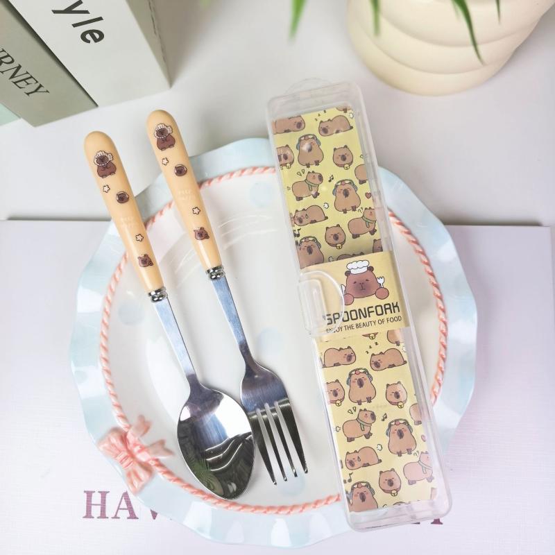 Přenosný kreslený kapybara nerezový příbor dvoudílná sada vidlička lžíce studentské jídelní sady kuchyňské nádobí