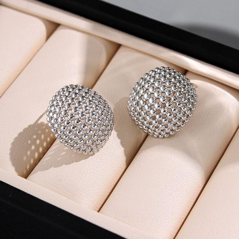 

Same Style Fashion Niche Design Cut Out round Bead Ball Stud Earrings Female Sterling Silver Needle Accessible Luxury Classy Stud Earrings Earrings Silver