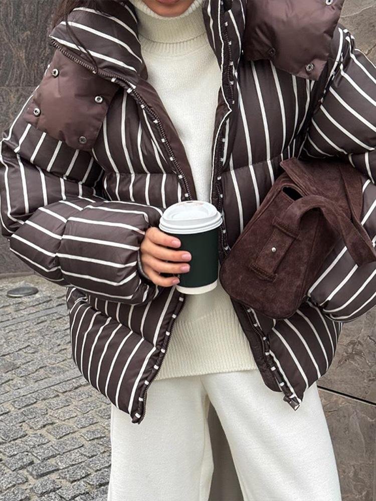 

Женская куртка с длинными рукавами на молнии и высоким воротником, толстая, в полоску, черная, зимняя M коричневый