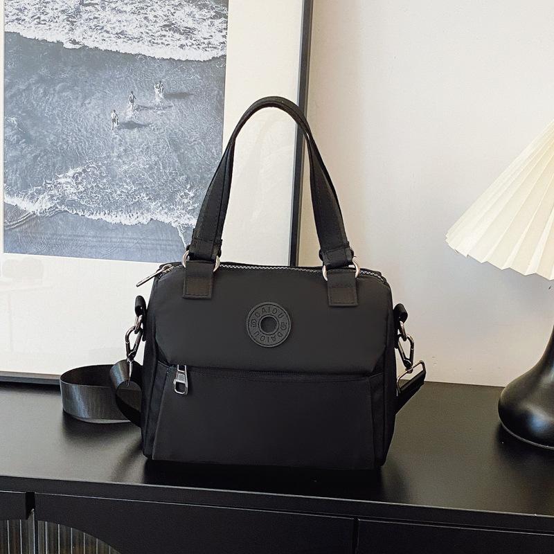 

Маленькая квадратная сумка женская новая модная универсальная тканевая сумка на плечо повседневная ручная сумка-мессенджер чёрный