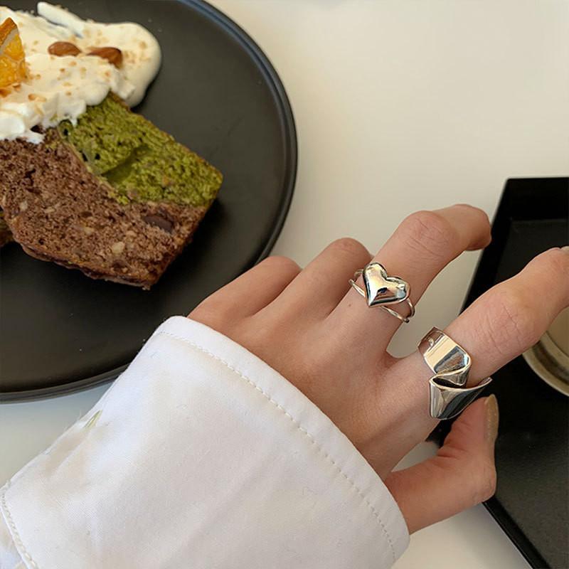925 Eyecatching Pure Silver Artistic Heart Ring With Modern Design Folded
