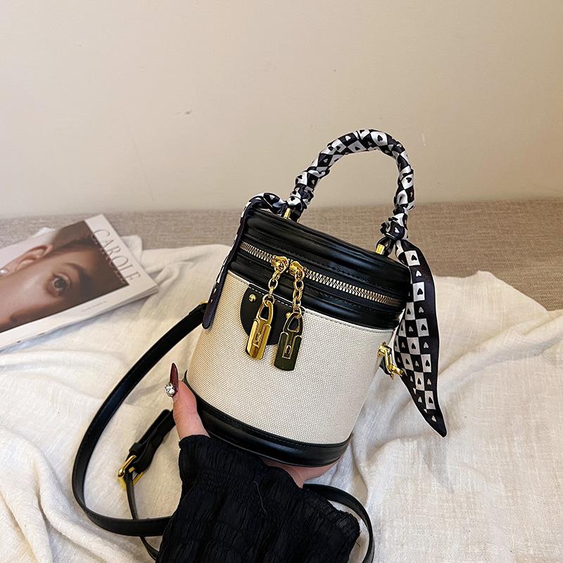 Women's Bags Spring Fashion Versatile Portable Bucket Bags Korean New Women's Fashion Large-capacity Messenger Bags