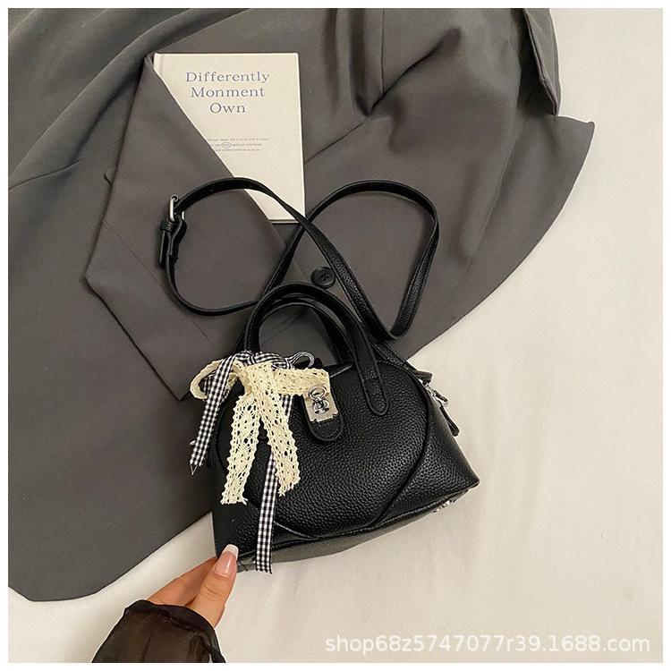 Korean Version Messenger Bag Portable 2025 New Bag Small Bag Summer This Year Pillow Ins Popular Fashion Bowling Bag