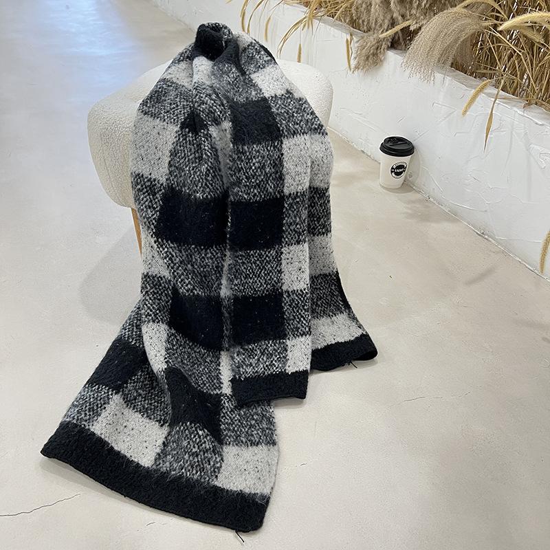 Plaid scarf women's autumn and winter new soft and versatile knitted shawl contrasting color high-end scarf