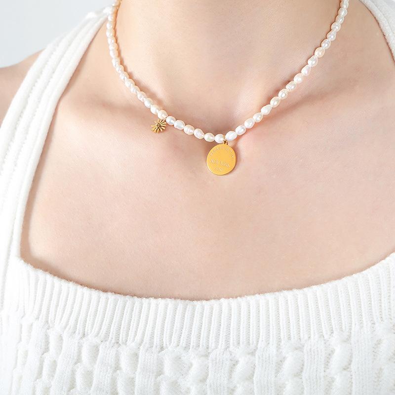 

Французский универсальный темпераментный ветер пресноводный жемчуг бисерная цепочка барокко круглый бренд цветок кулон ожерелье ювелирные изделия для женщин