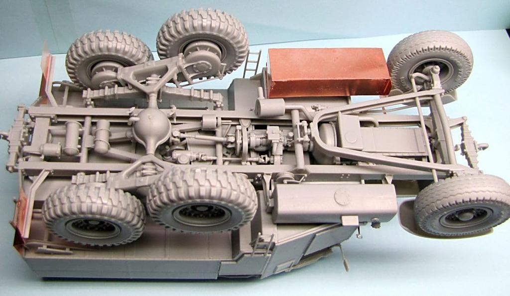 Thunder Model 1/35 British Army Scammell Pioneer Heavy Artillery Tractor R100 Plastic Model Kit TB35202