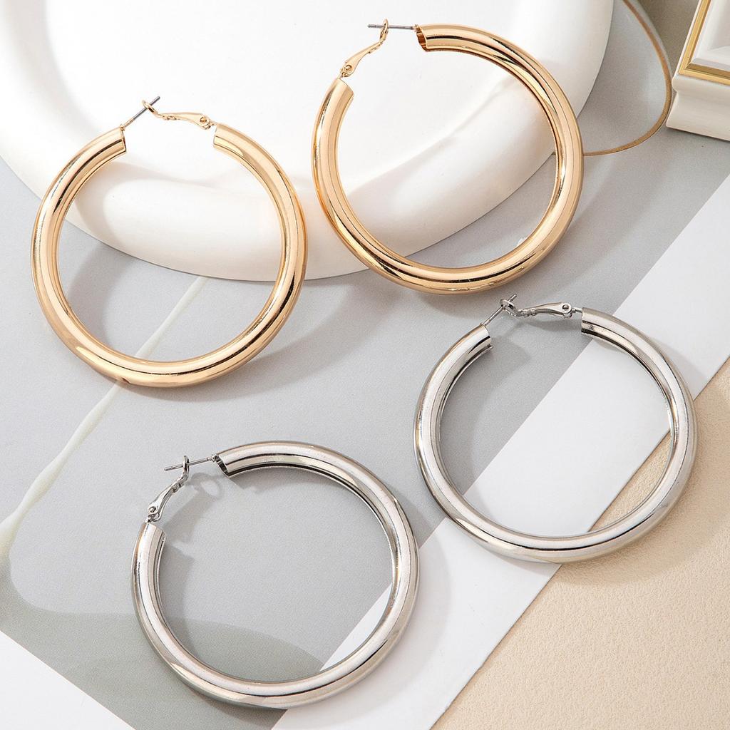 Big Earrings Exquisite Elegance Simple Wind Golden Yellow Silver Gray Alloy Material Daily Commuting Versatile Earrings
