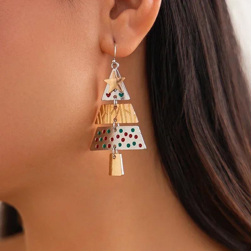 Elegant Hollow-out Christmas Wreath Drop Dangle Earrings Cute Gift for Christmas Party Luxury Chrismas Earrings for Women