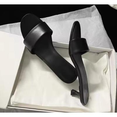 Sapatos de mulher – Sandálias de salto