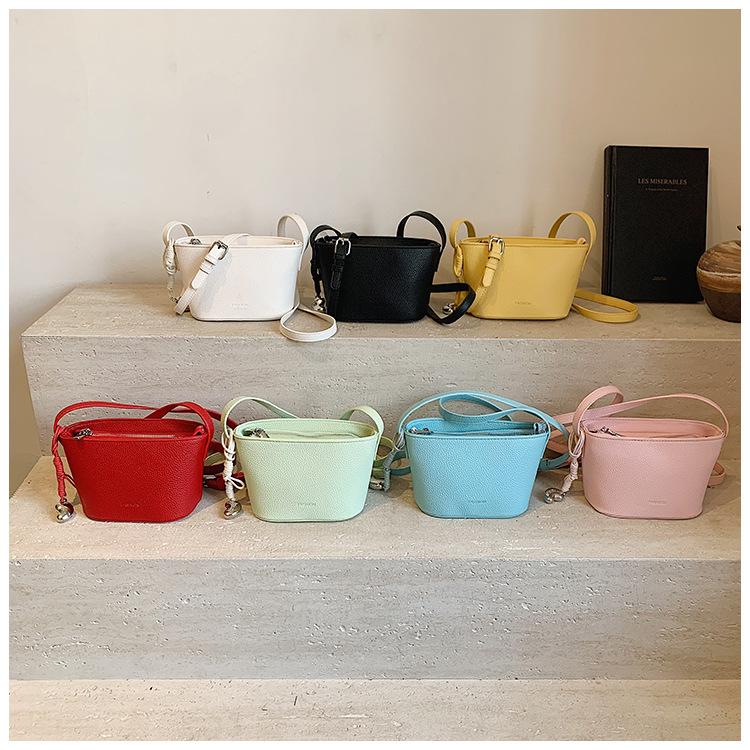 This Year's Popular Small Bag Women's Summer Versatile 2025 New Simple Shoulder Messenger Bag Casual Bucket Bag
