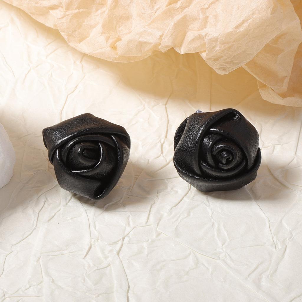 Französische Valentinstag-Nische Winteratmosphäre Lederknospe Rose zweifarbige Ohrstecker, hochwertiger und vielseitiger Damenstil