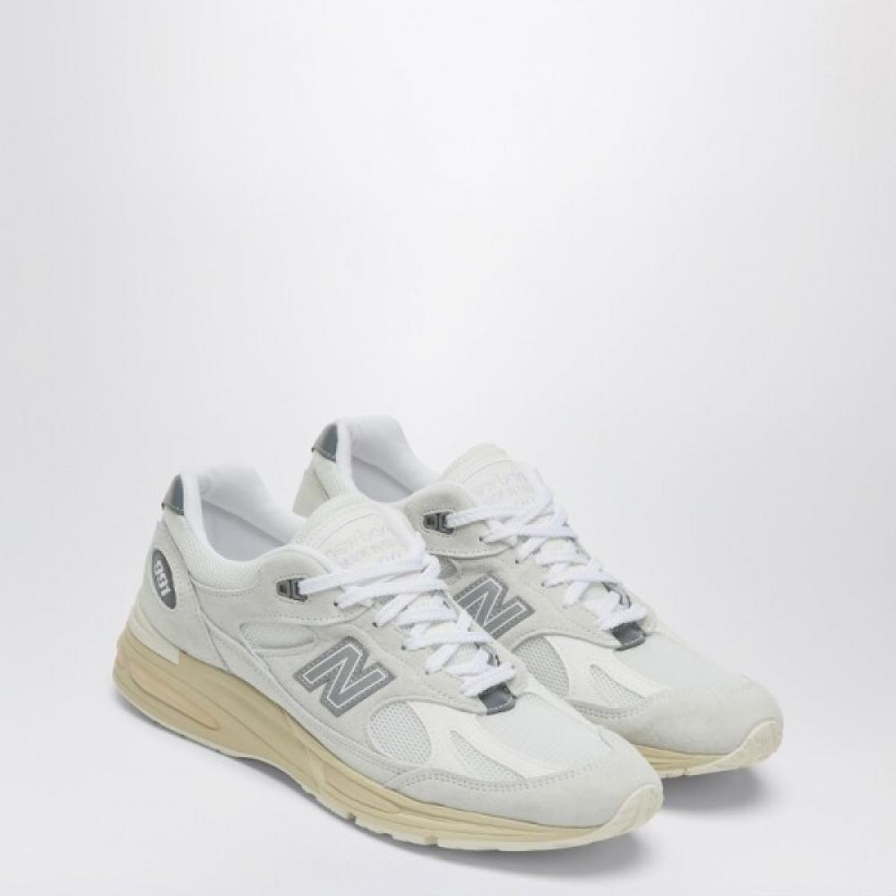 

New Balance International White Suede Lace Up LOw Top Sneakers U991Ow2le Ow US9.5