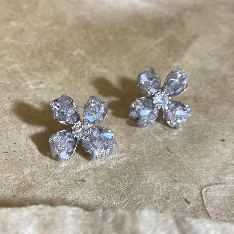 Ice quenched blue flower artificial crystal fringed earrings Cool wind temperament stud earrings Internet celebrity earrings