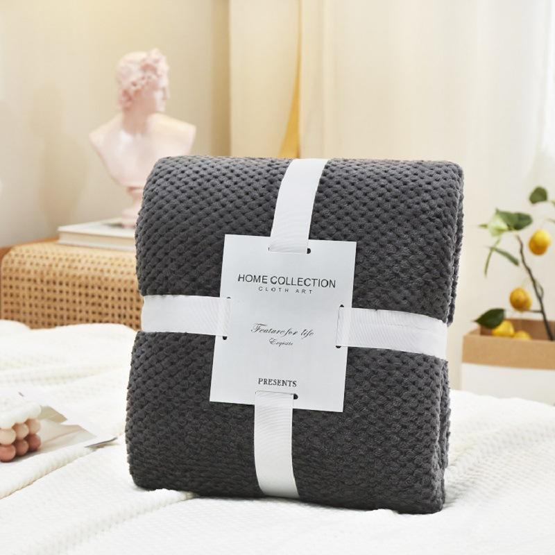 Thick Solid Pineapple Grid Flannel Blankets Coral Fleece Air Conditioning Blanket For All Seasons Lightweight Cozy Nap Bedspread