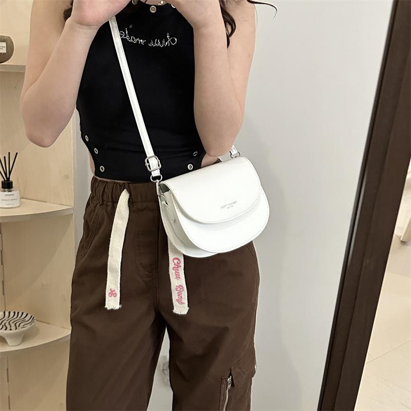 2025 Solid Color New Simple New Fashion Candy Color Fashion Casual Saddle Women's Shoulder Messenger Bag