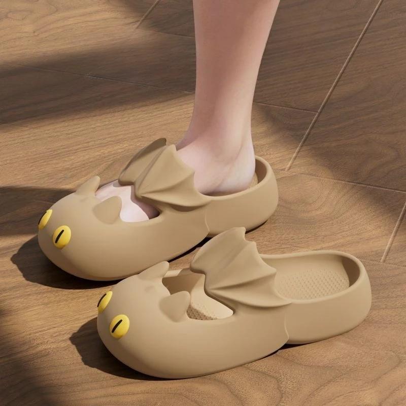 Fashion Thick On Beach Slides Comfortable Elegan Summer 2025 Top Designs Women's Slippers and Ladies Sandals New Collection Unique Shoes