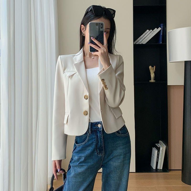 Simple Yet Stylish Short White Suit Jacket for Women In Spring and Autumn