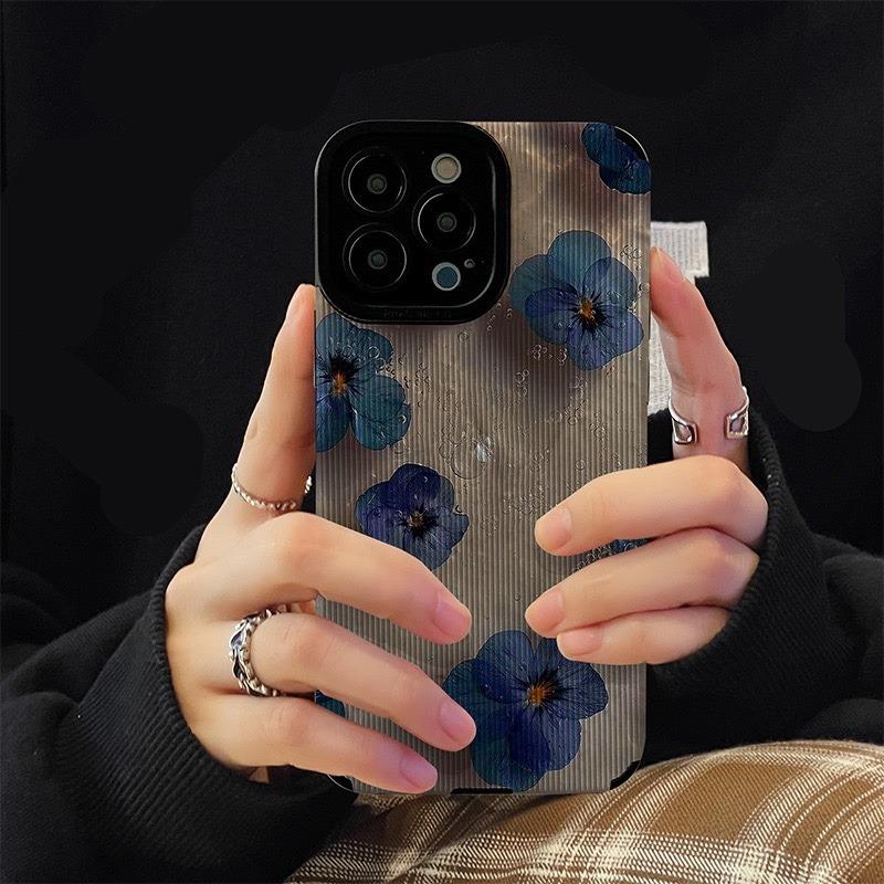 Blue camellia is suitable for Apple iphone14promax mobile phone case, new premium 13 toothpick pattern 12 Korean style.
