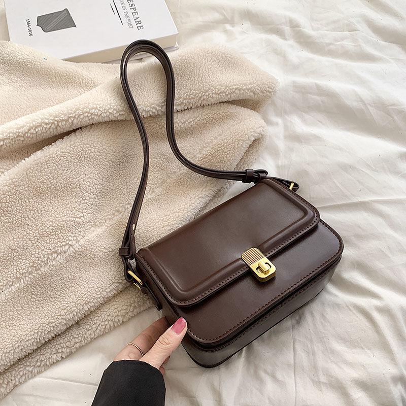 

Корейская версия универсальной нишевой простой сумки подмышку, модная в этом году, популярная сумка через плечо и мессенджер от интернет-знаменитости, маленькая квадратная сумка