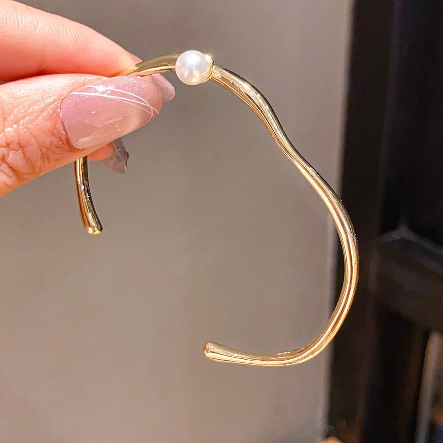 Pearl Bangle Bracelet With Gold Plating For Elegant Office And Casual Wear
