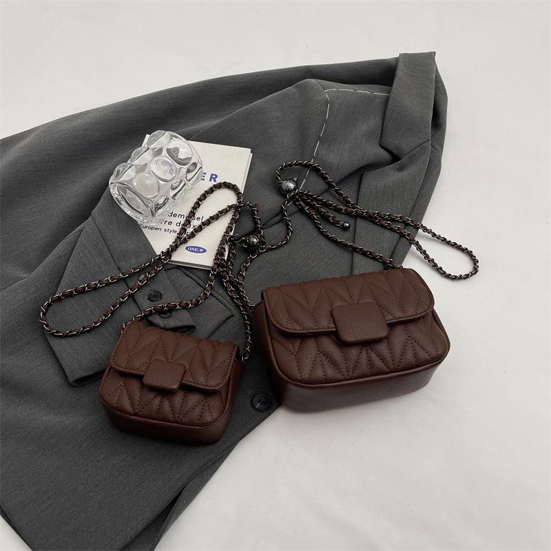 

Премиальная текстура ретро маленькая сумка женская новая модная нишевая универсальная сумка-мессенджер на плечо маленькая квадратная сумка