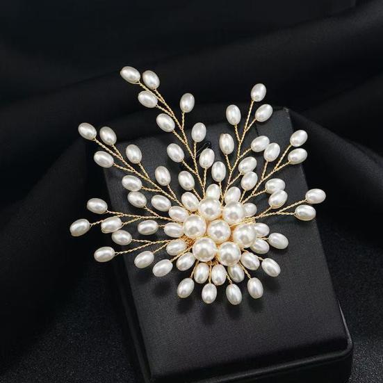 Women Brooch Hand-Woven Irregular Imitation Pearls Brooch Suit Coat Collar