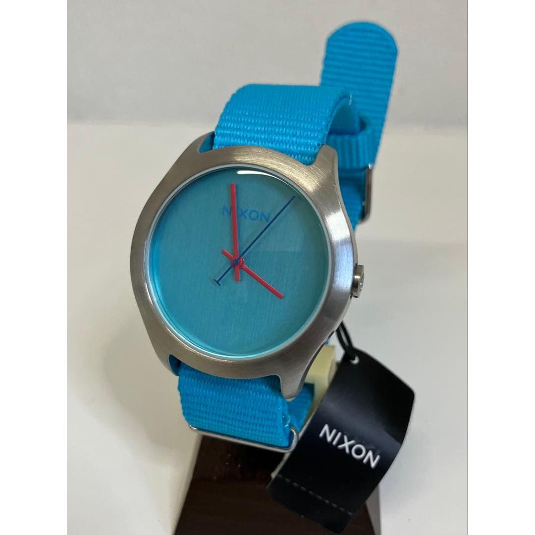 Used NIXON analog watch MOD bright blue [unused item]