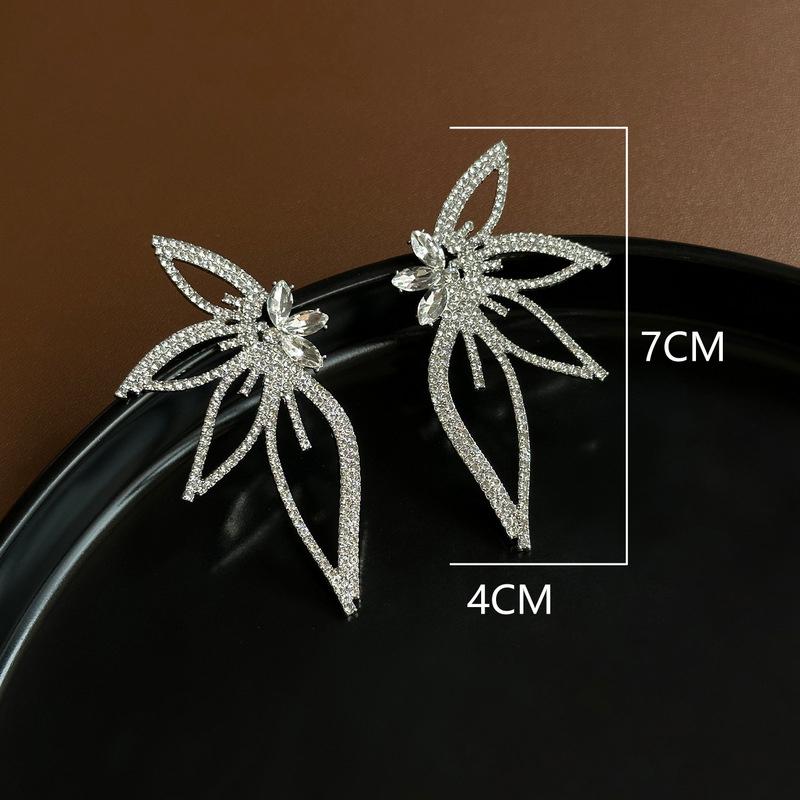 1 pár Ľahké luxusné prehnané náušnice so zirkónovými kvetmi a plnými diamantmi