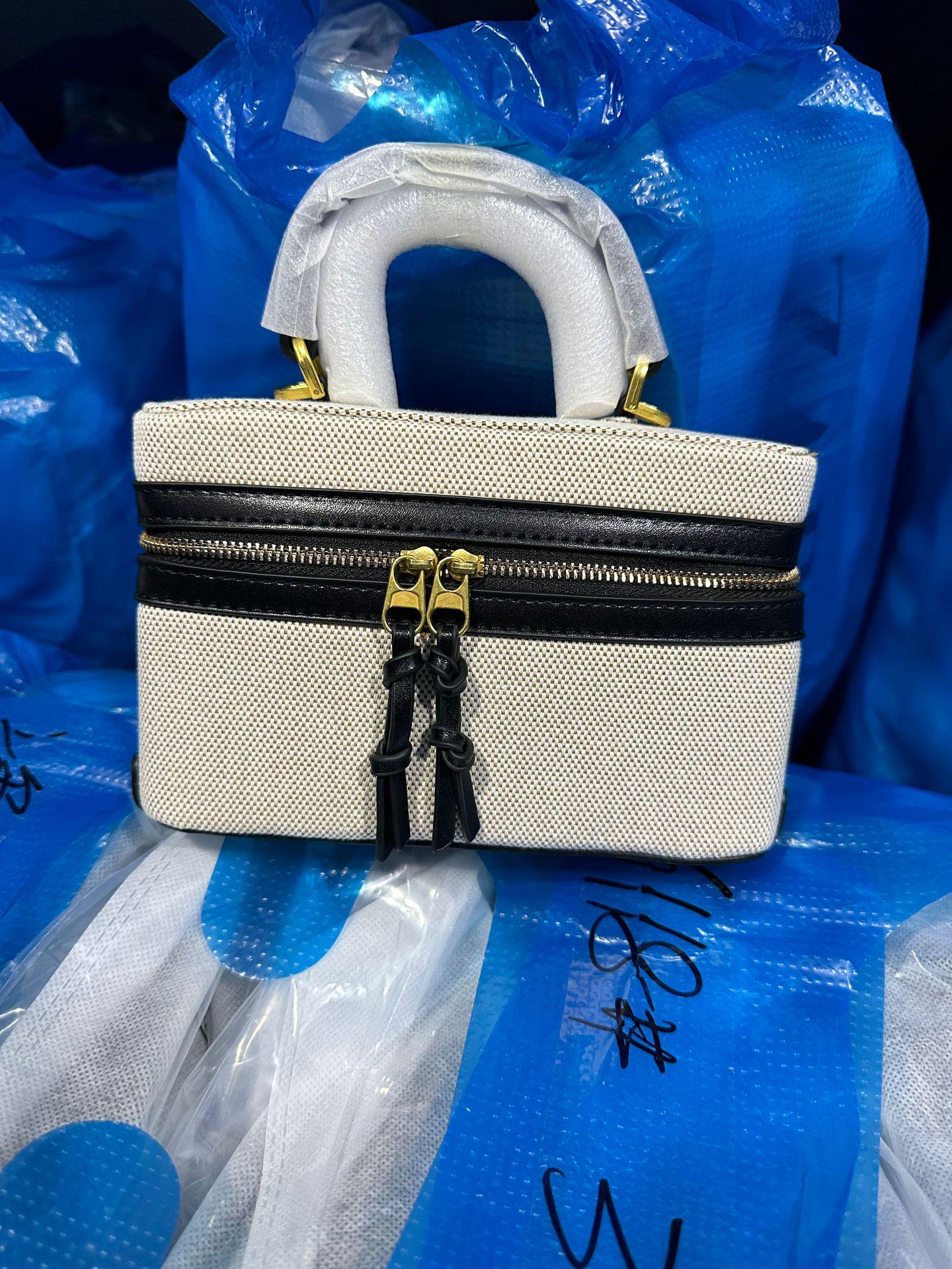 Весна 2024 Испанская женская мода Маленькая квадратная сумка кроссбоди